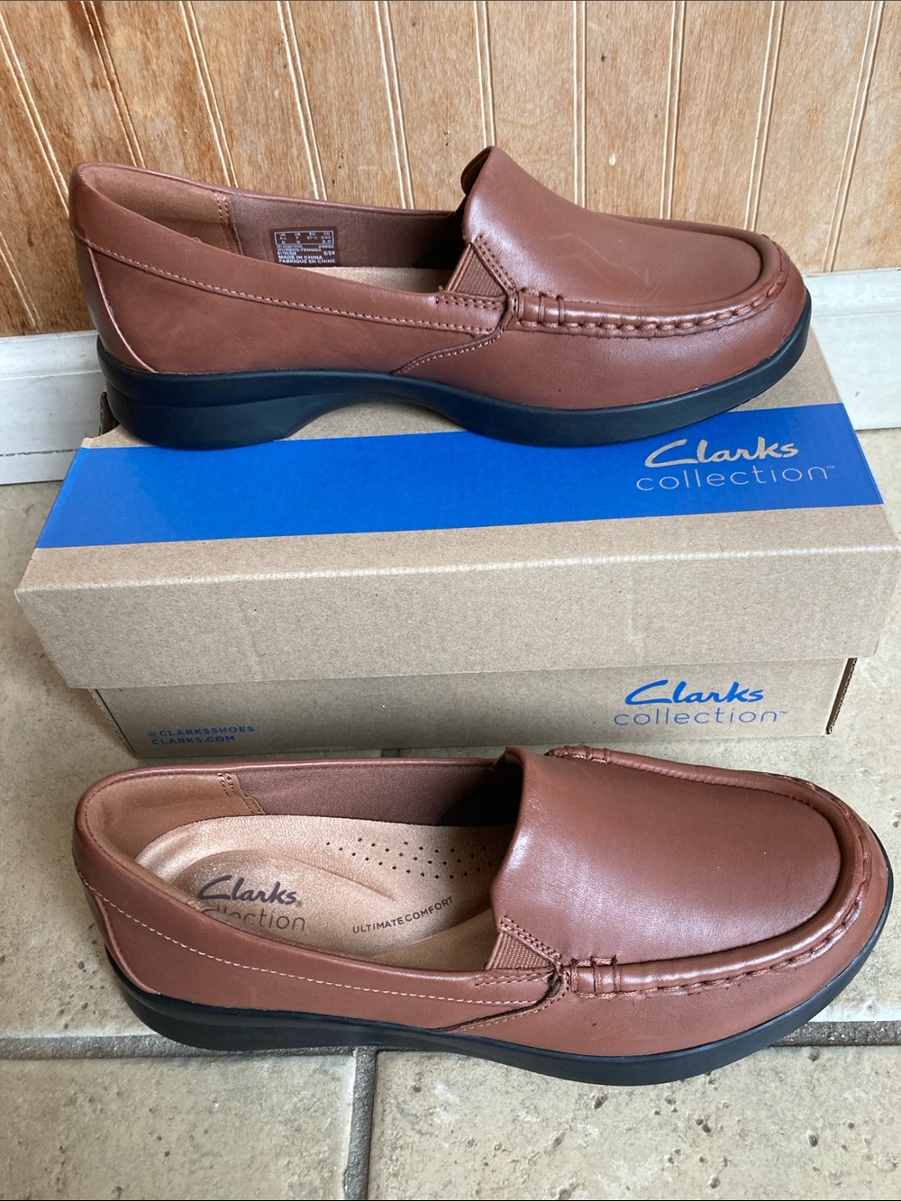 NiB Clark’s Slip-On Loafers in Chestnut Brown - Size 7W